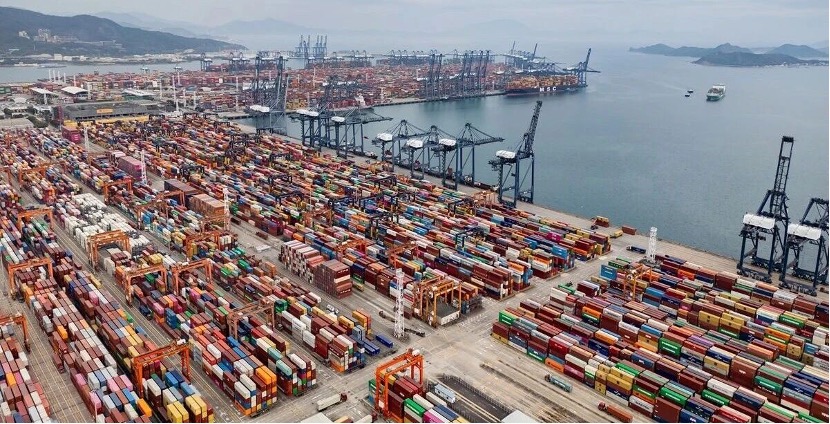 2025年中国外贸进出口数据出炉，出口年增长6.1%