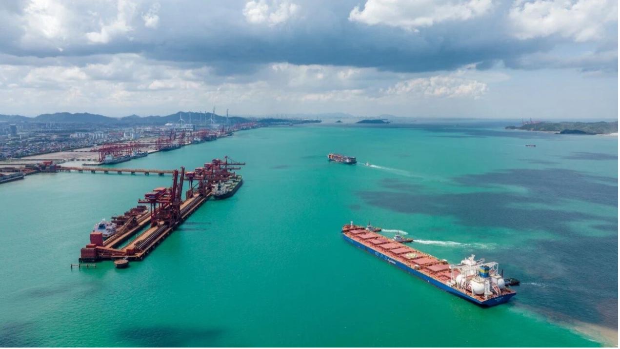 宁波舟山港首超14亿，勇冠全球！